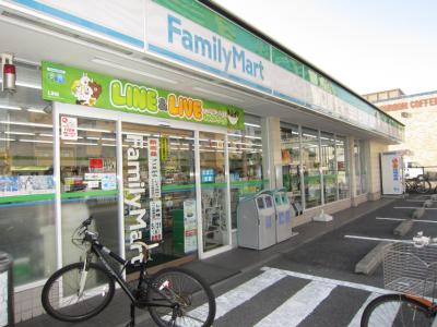 コンビニ　★ファミリーマート 万代六丁目店（コンビニ）まで318m