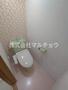トイレ　落ち着いた色調のトイレです