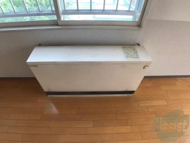 その他設備　電気暖房です。冬場の寒い日でも安心ですね～