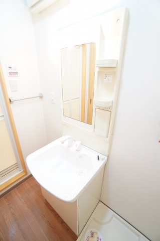 洗面設備　※同物件・同タイプの写真です。
