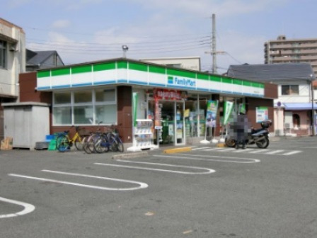 コンビニ　ファミリーマート菊水通2丁目店（コンビニ）まで95m
