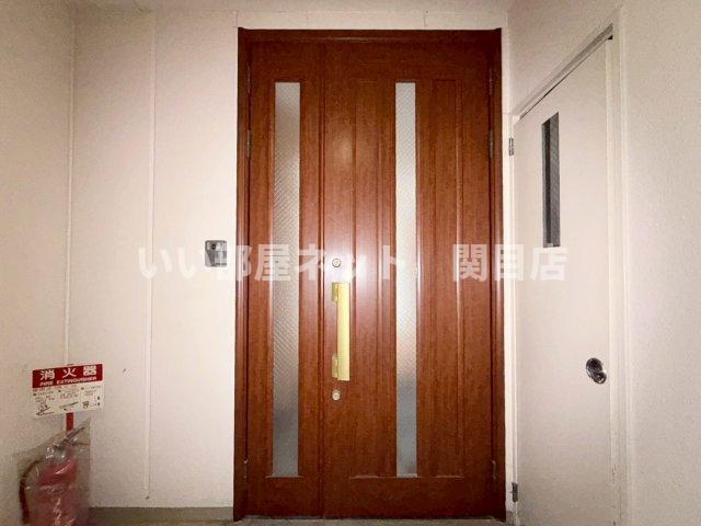 玄関　【お部屋さがしはラックハウジングにお問合せ下さいませ♪】