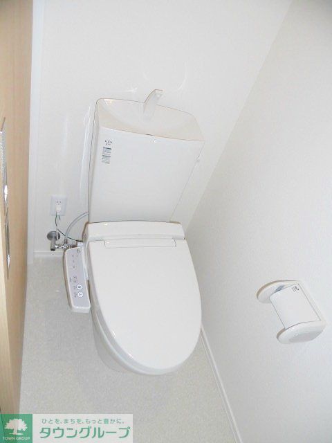 トイレ　シャワートイレ付き