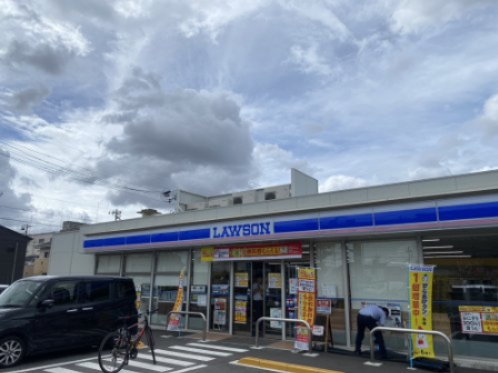 コンビニ　ローソン 南区港東通一丁目店（コンビニ）まで2m