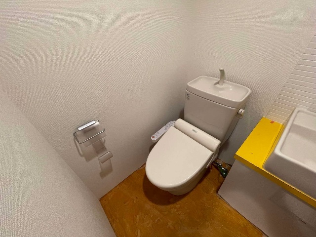 トイレ　※同物件別号室の参考写真です。