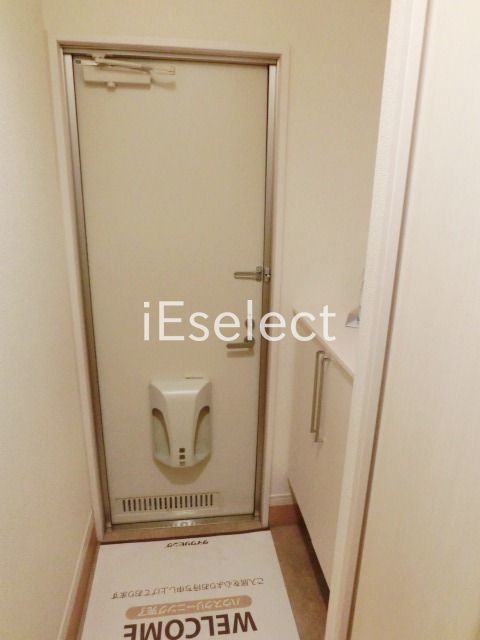 玄関　シューズＢＯＸございます