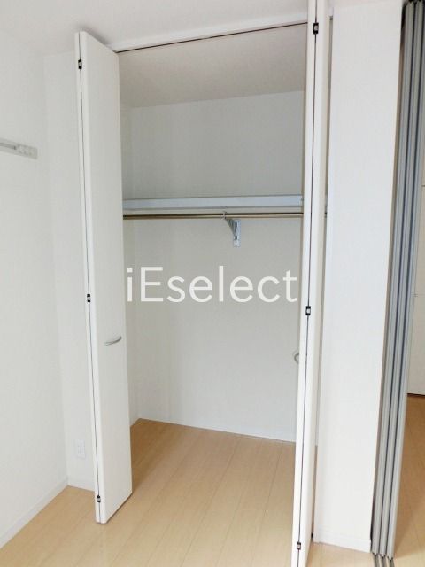 収納　ハンガーレールございます