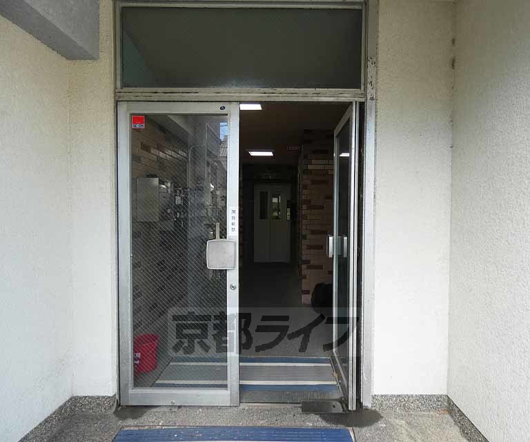その他共有部分　建物入口です。