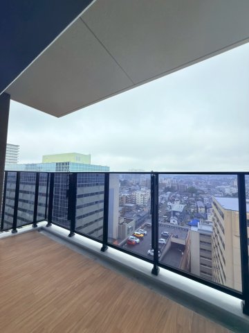 バルコニー　302号室の写真になります（現況優先）