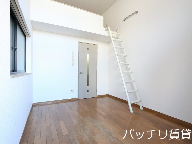 居室・リビング　同型タイプの為、現状を優先致します。