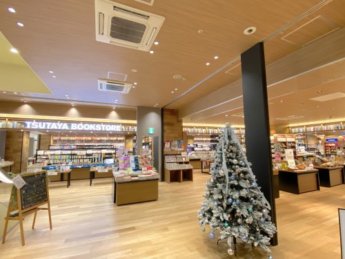 レンタルビデオ　TSUTAYA BOOKSTORE アプラたかいし（レンタルビデオ）まで181m