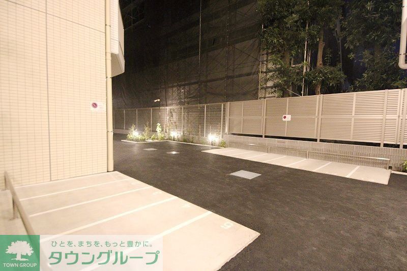 駐車場　庭
