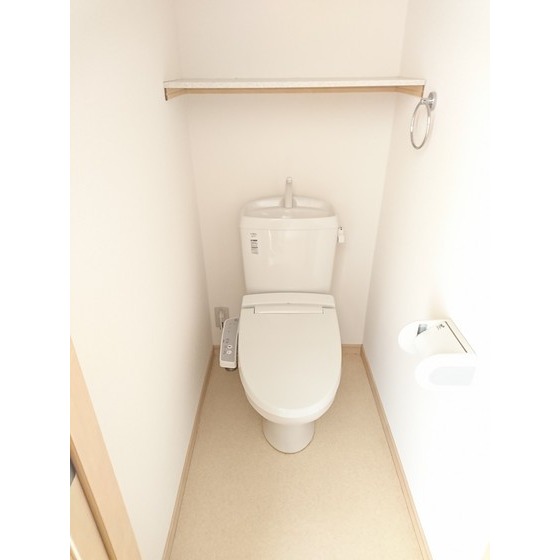 トイレ　清潔感のあるトイレです