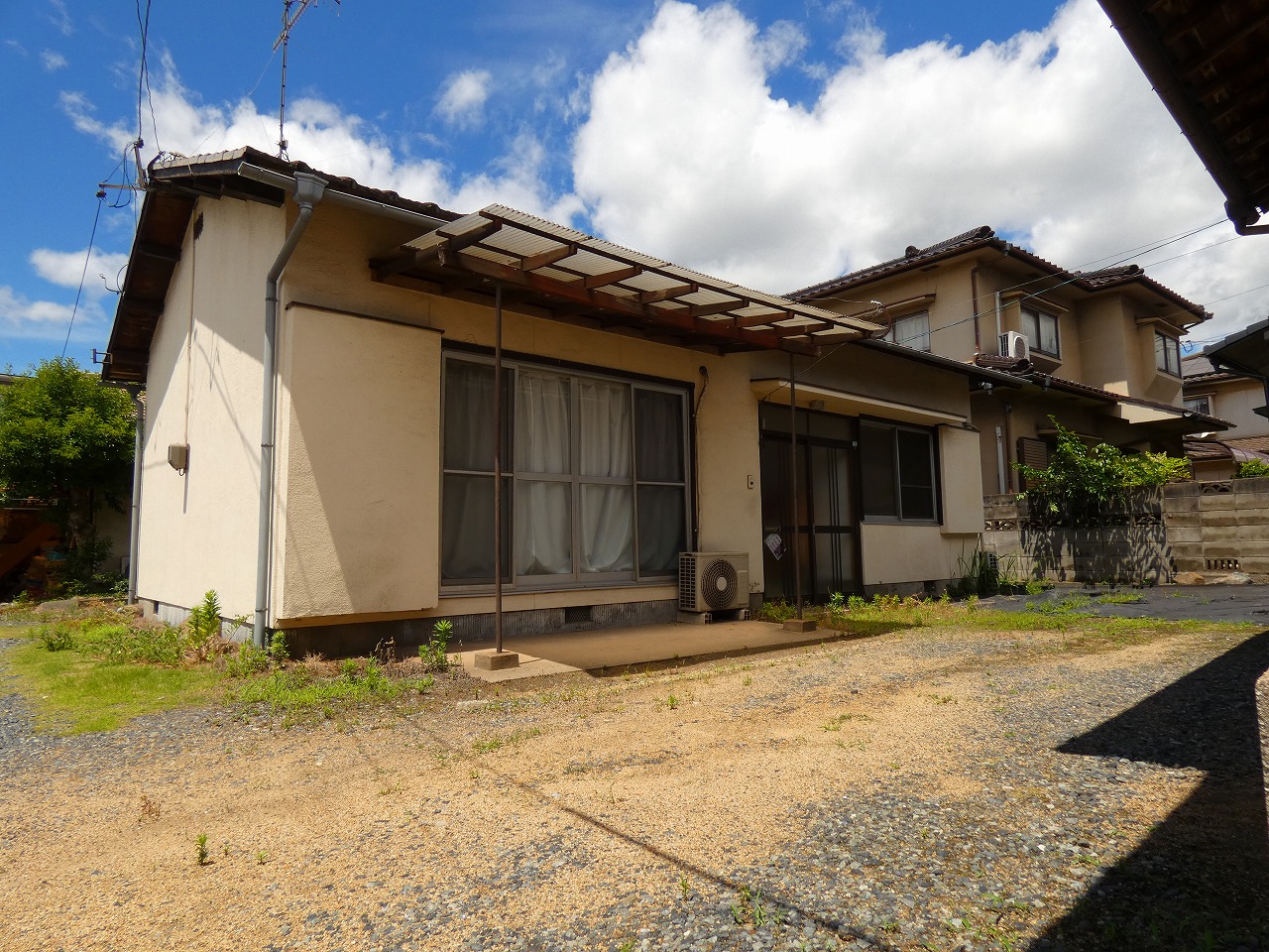 建物外観　建物の前に駐車可能です