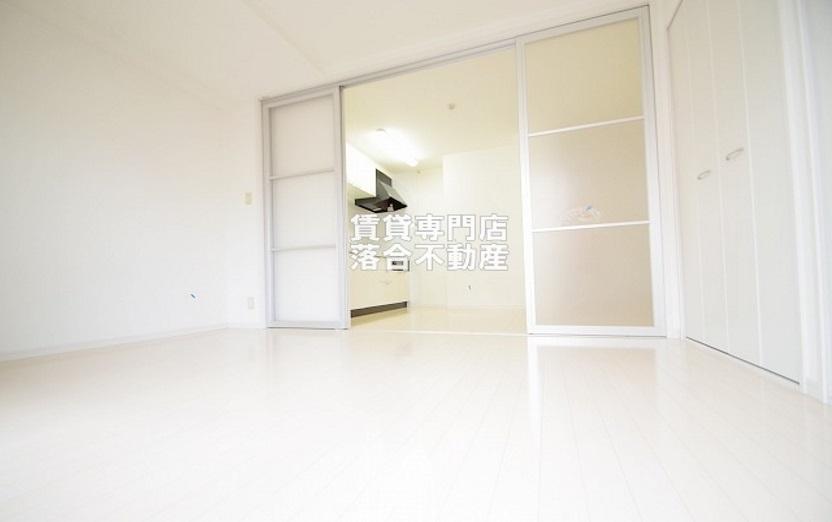 その他部屋・スペース　明るい開放感のあるお部屋