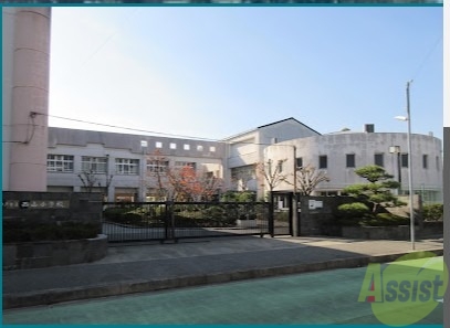 小学校　神戸市立西山小学校（小学校）まで1045m