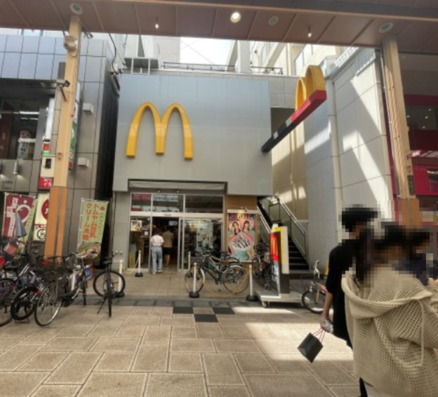 飲食店　マクドナルド　北心斎橋店（飲食店）まで95m