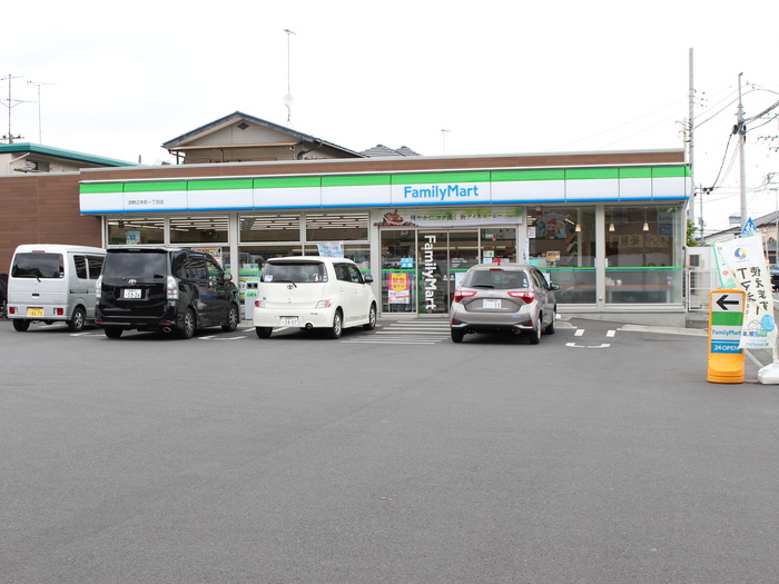 コンビニ　ファミリーマート淵野辺本町1丁目店（コンビニ）まで300m