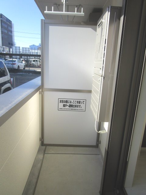 バルコニー　画像は102号室です（参考）