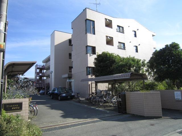 建物外観　湘南深沢駅まで徒歩13分。