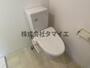トイレ　落ち着いた色調のトイレです