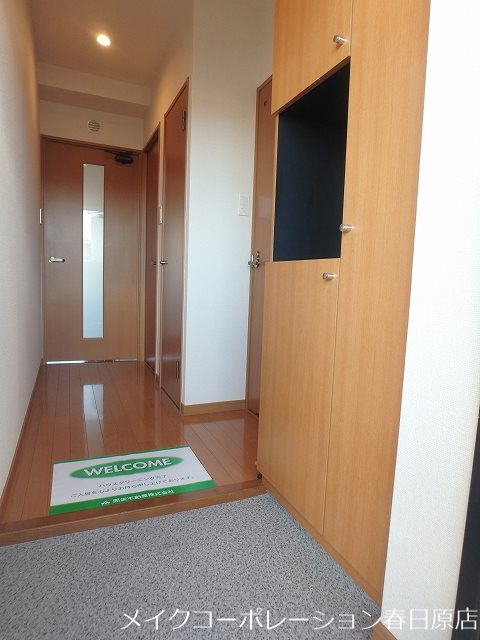玄関　写真は同型タイプ