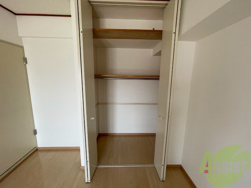 収納　寝室の収納です。部屋がすっきり片付きます。