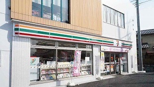 コンビニ　セブンイレブン（コンビニ）まで500m