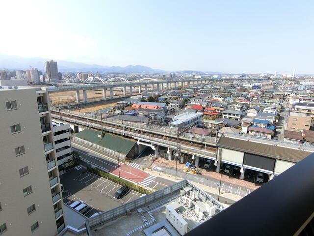 洗面設備　１４階建て１２階のお部屋です