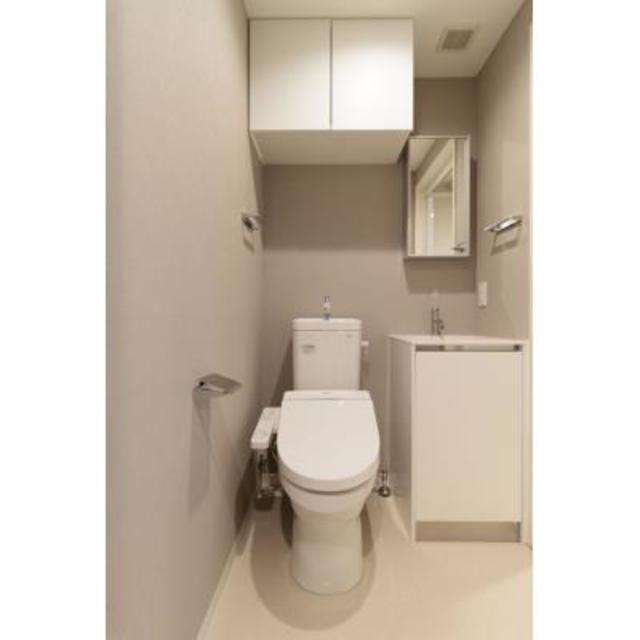 トイレ　※写真は同タイプ住戸です。