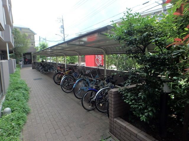 エントランス　★屋根付き駐輪場★