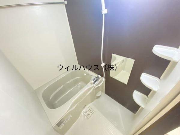 バス・シャワールーム　浴室乾燥機付きバス！