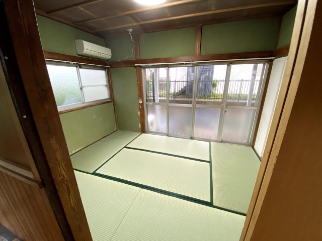 その他部屋・スペース　畳は表替えをしてあります。各部屋にエアコンがございます