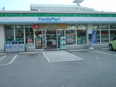 コンビニ　ファミリーマートさいたま大成町四丁目店（コンビニ）まで1268m