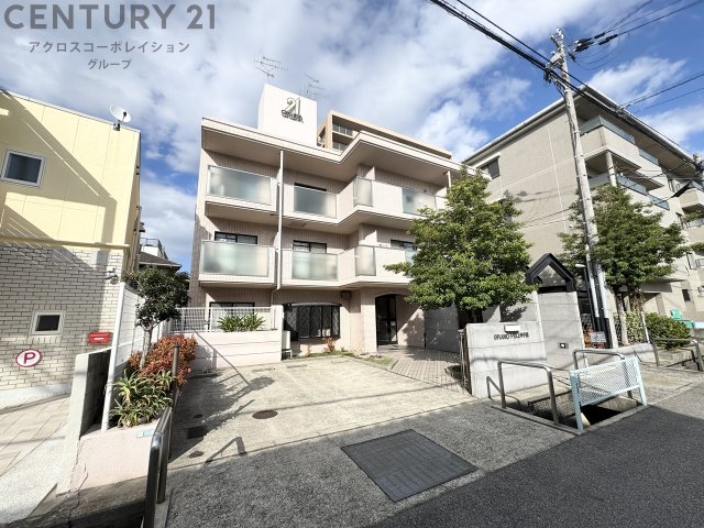 建物外観　エレベータ付きで、重い荷物があっても便利です！