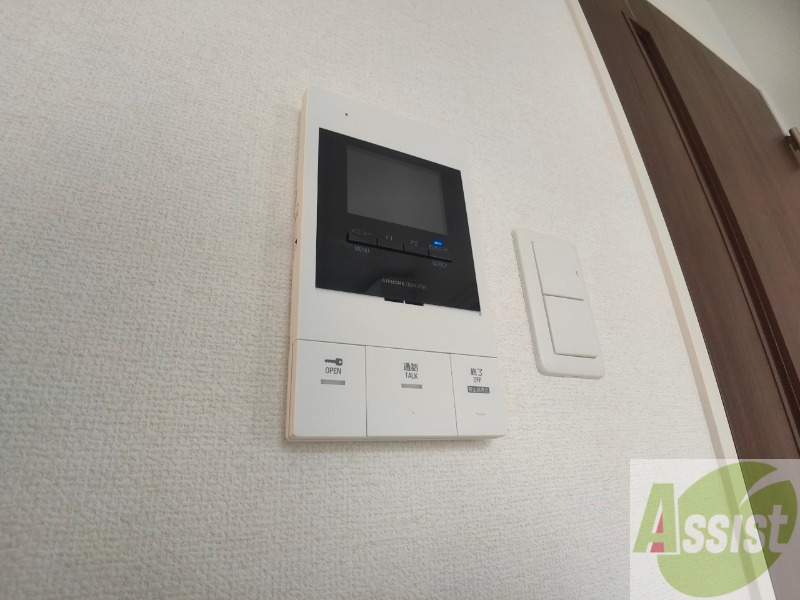 セキュリティ　ＴＶモニター付インターホンです。来客者の顔が見えるので安心！