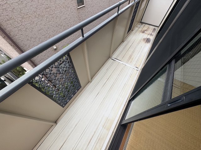 バルコニー　開放的で明るい空間を演出してくれるバルコニーです