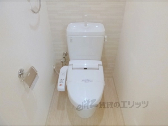 トイレ　ウォシュレット付です・