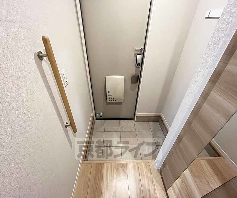 玄関　手すり付きの玄関です