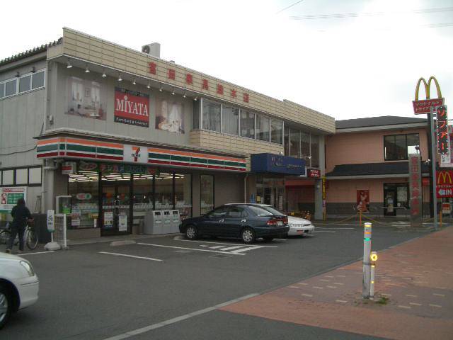 コンビニ　セブンイレブン稲城大丸西店（コンビニ）まで599m