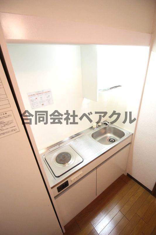 キッチン　コンパクトなキッチンで掃除もラクラク
