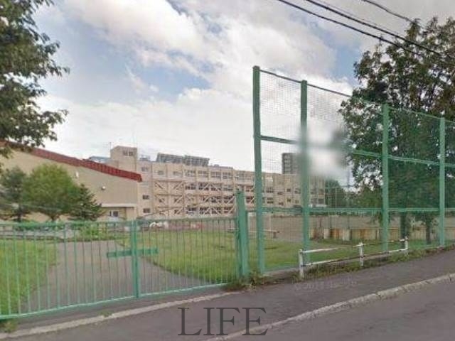 小学校　札幌市立大谷地小学校（小学校）まで852m