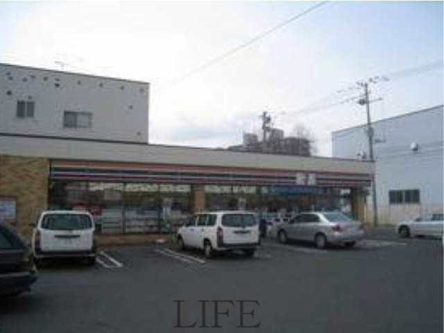コンビニ　セブンイレブン札幌南郷通21丁目店（コンビニ）まで125m