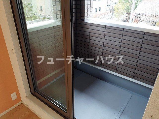 バルコニー　お洗濯にも便利なバルコニー付き