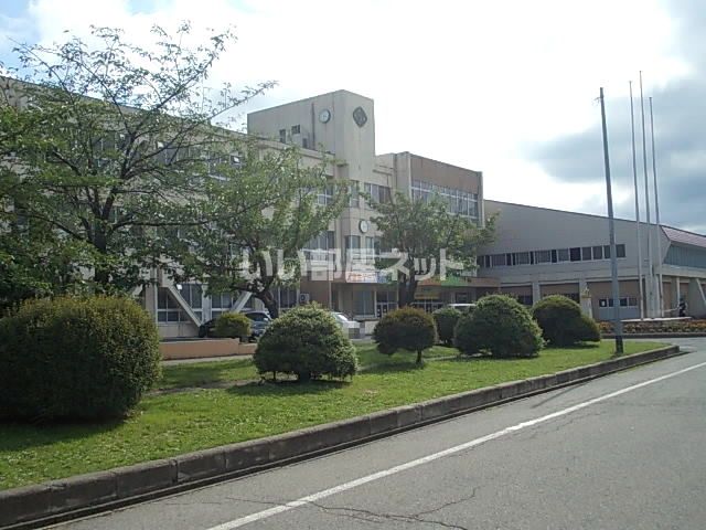 小学校　大仙市立大曲小学校（小学校）まで100m