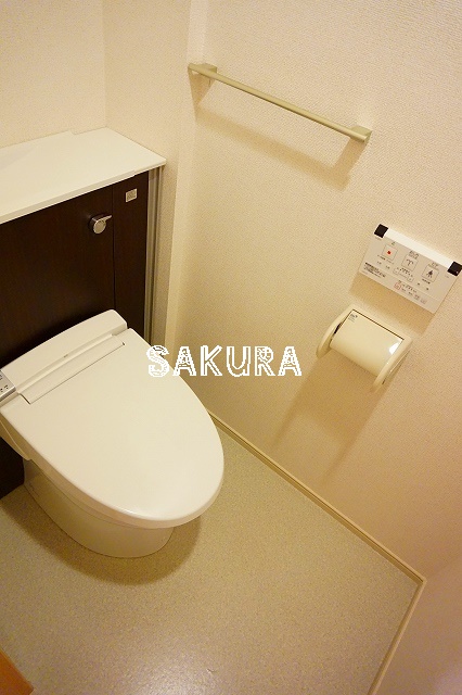 トイレ　嬉しい温水洗浄便座♪