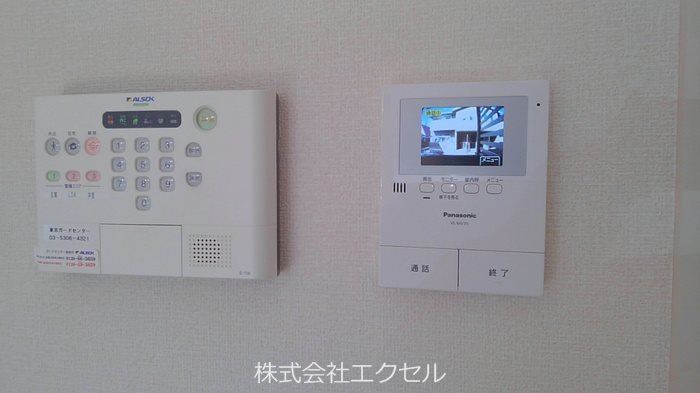 セキュリティ　モニター付きドアホンで安心です。