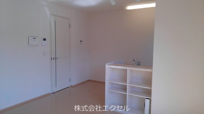 居室・リビング　フローリングの室内です。