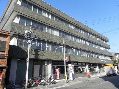 郵便局　京都岡崎郵便局（郵便局）まで412m