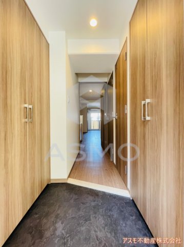 玄関　同マンション別部屋　参考写真